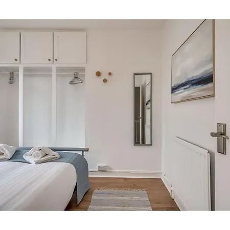 Central Belfast Apartments Belfast Work-Rest-Play R&R Room photo