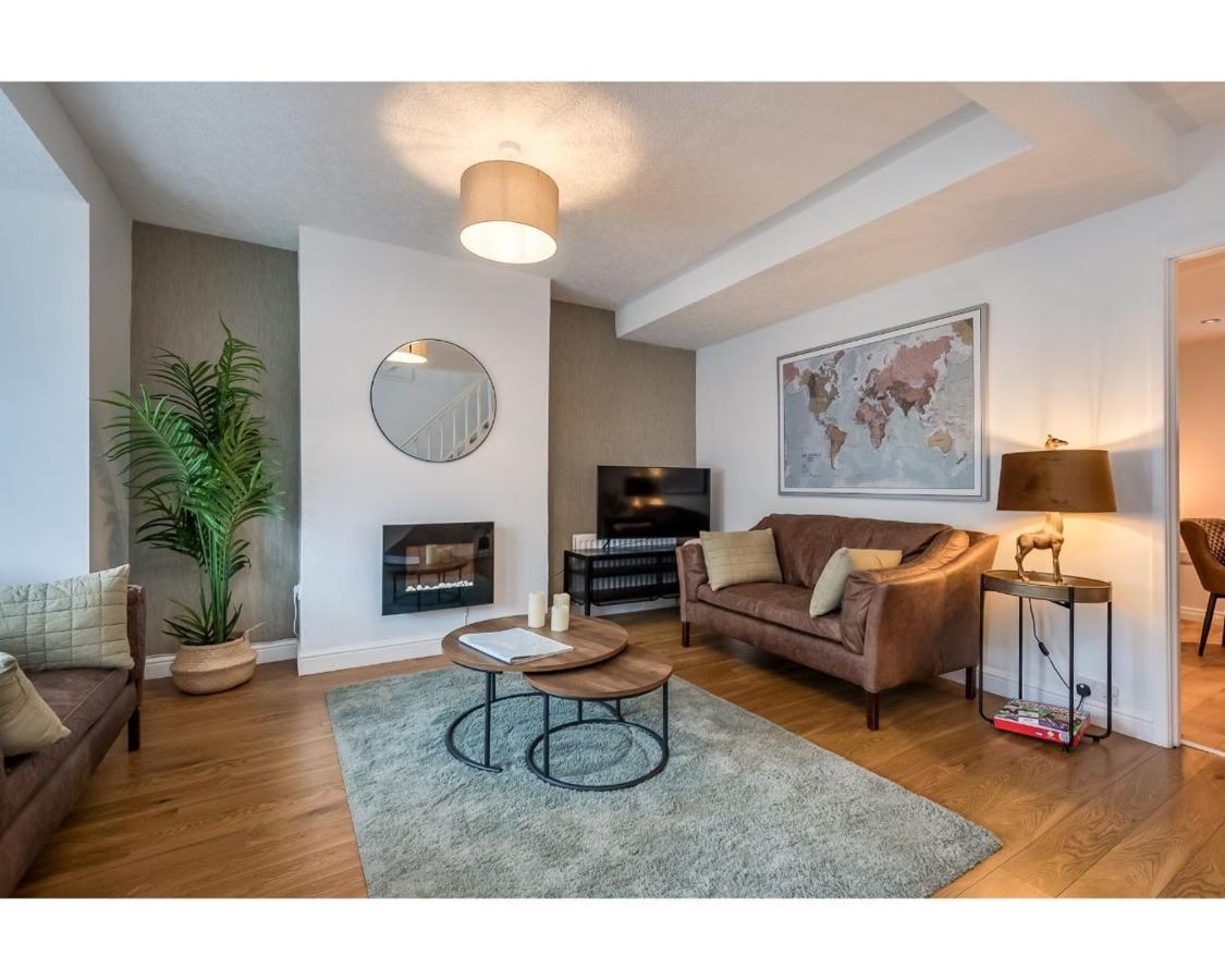 Apartment Work-rest-play R&r *