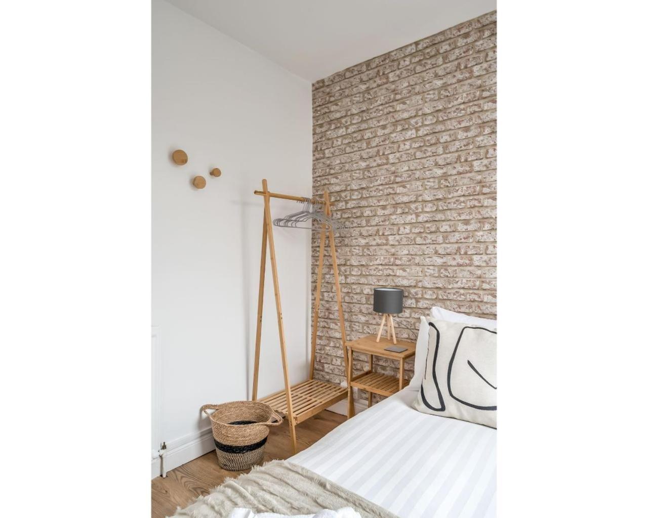 Apartment Work-rest-play R&r *